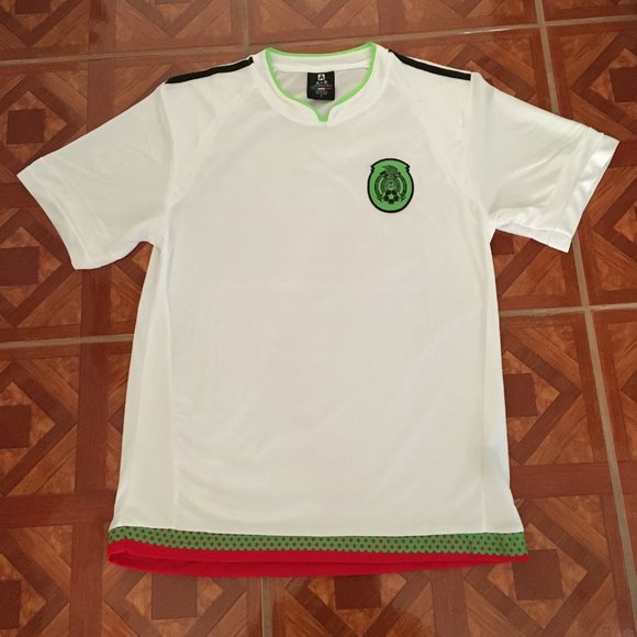 Mexico soccer jersey large - Picture 3 of 4